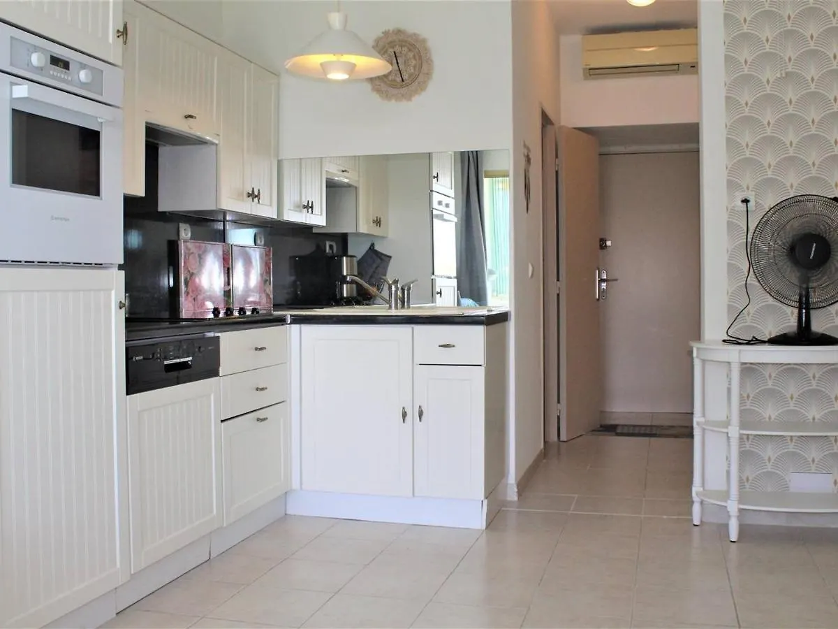 Apartment Bel Appartement 3 Pieces Avec Terrasse Et Parking A Villeneuve-Loubet Plage - Fr-1-252A-84